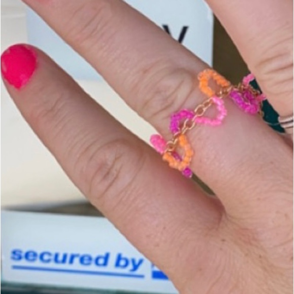 Squiggle ring